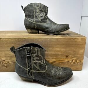 Big Buddha WYLAN Western Bootie Ankle Boot Womens 8.5 Cowgirl Festival Ranchcore